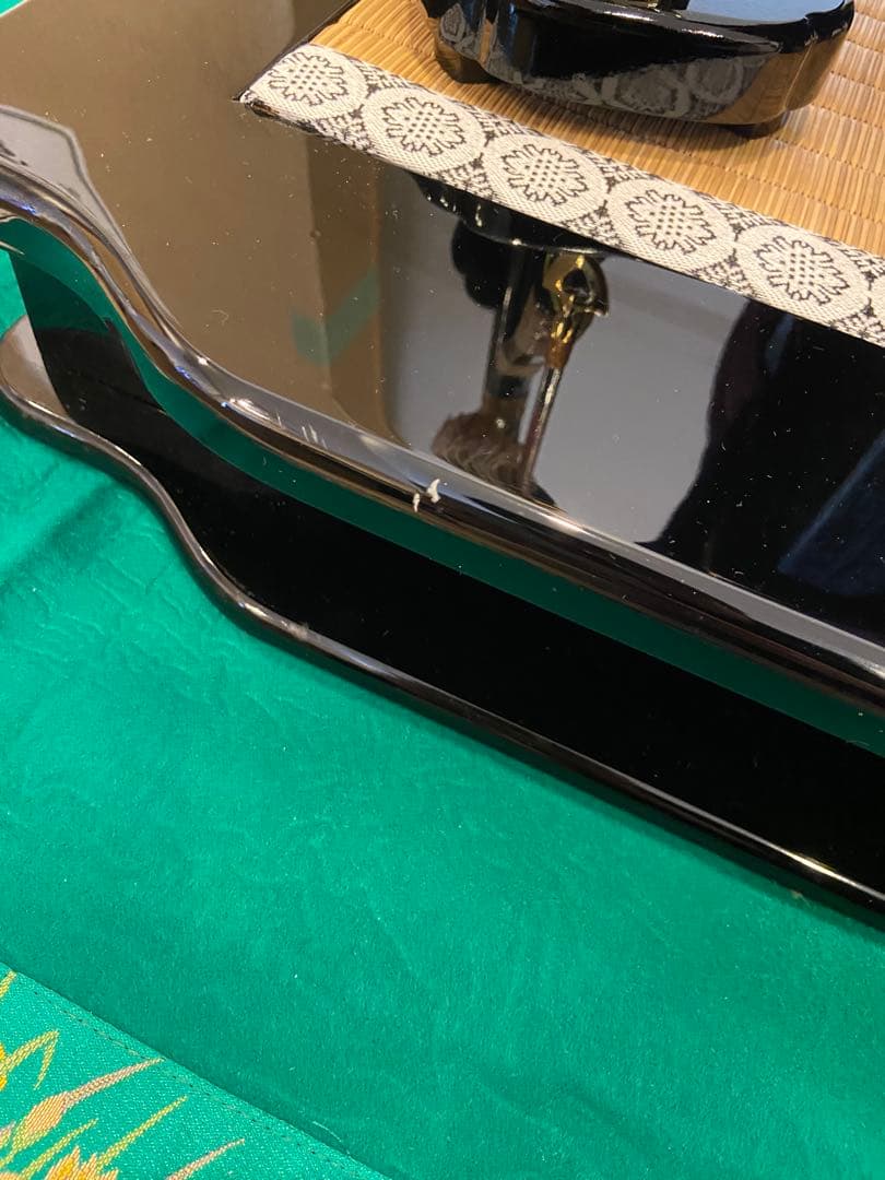 五月人形 兜木製 台座付き　金屏風付き