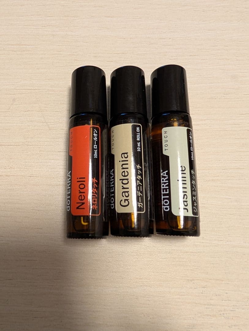 ドテラ doTERRA 限定品 3本【ジャスミン・ネロリ・ガーデニア】開封済み