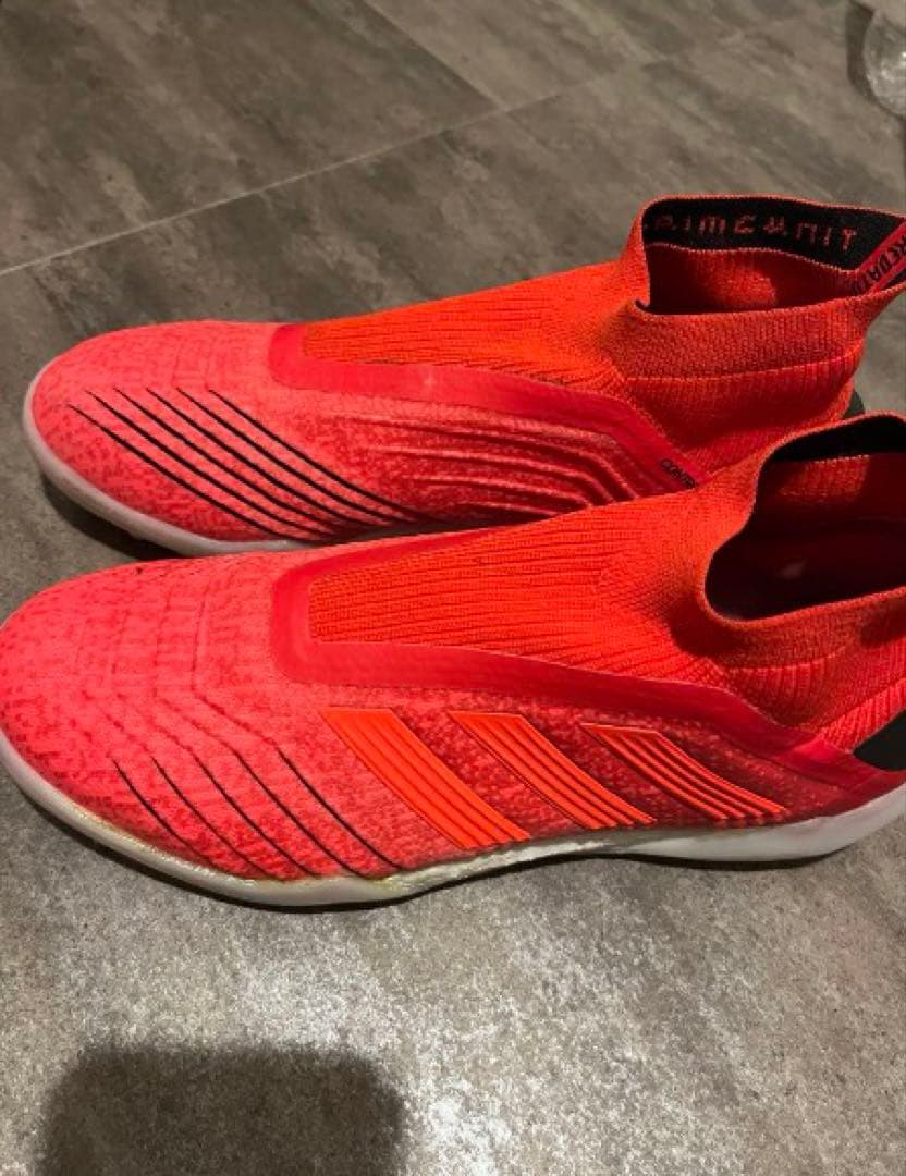 アディダス　プレデター　＋　ターフ