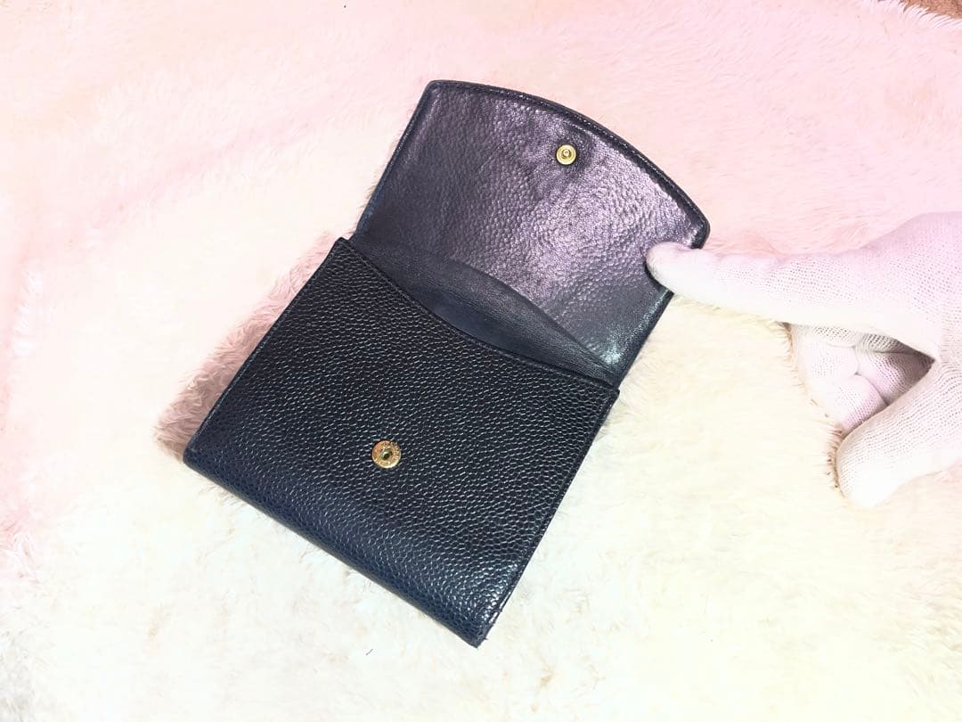 入手困難 CHANEL キャビアスキン ココマーク 二つ折り財布 ブラック