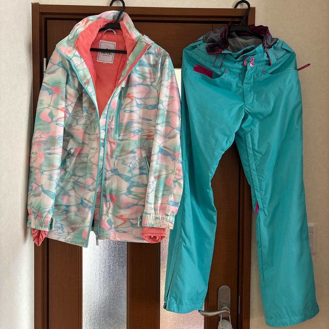 (お値下げ)美品レディーススキーウェア　 上着Mサイズ　下Sサイズ　帽子付き