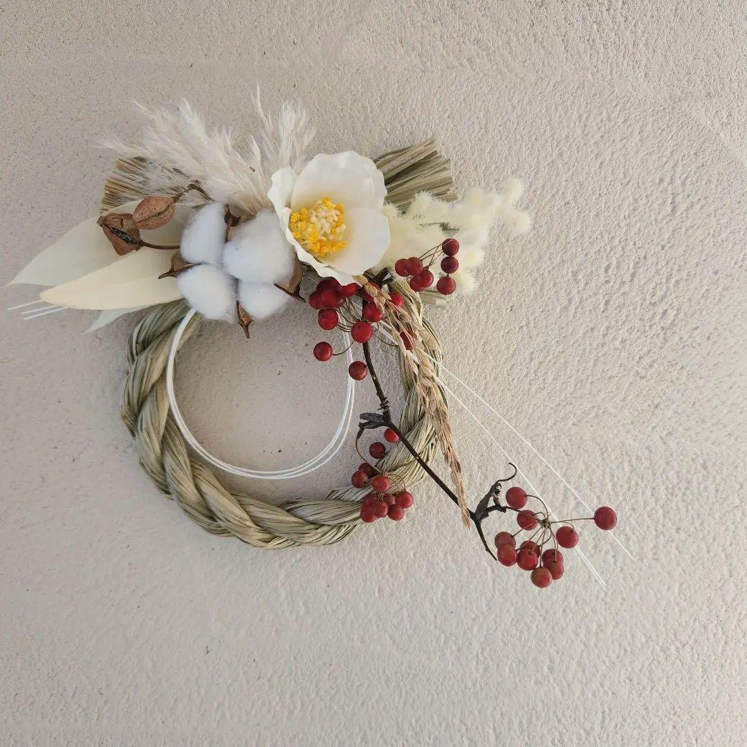 白椿とサンキライのしめ縄