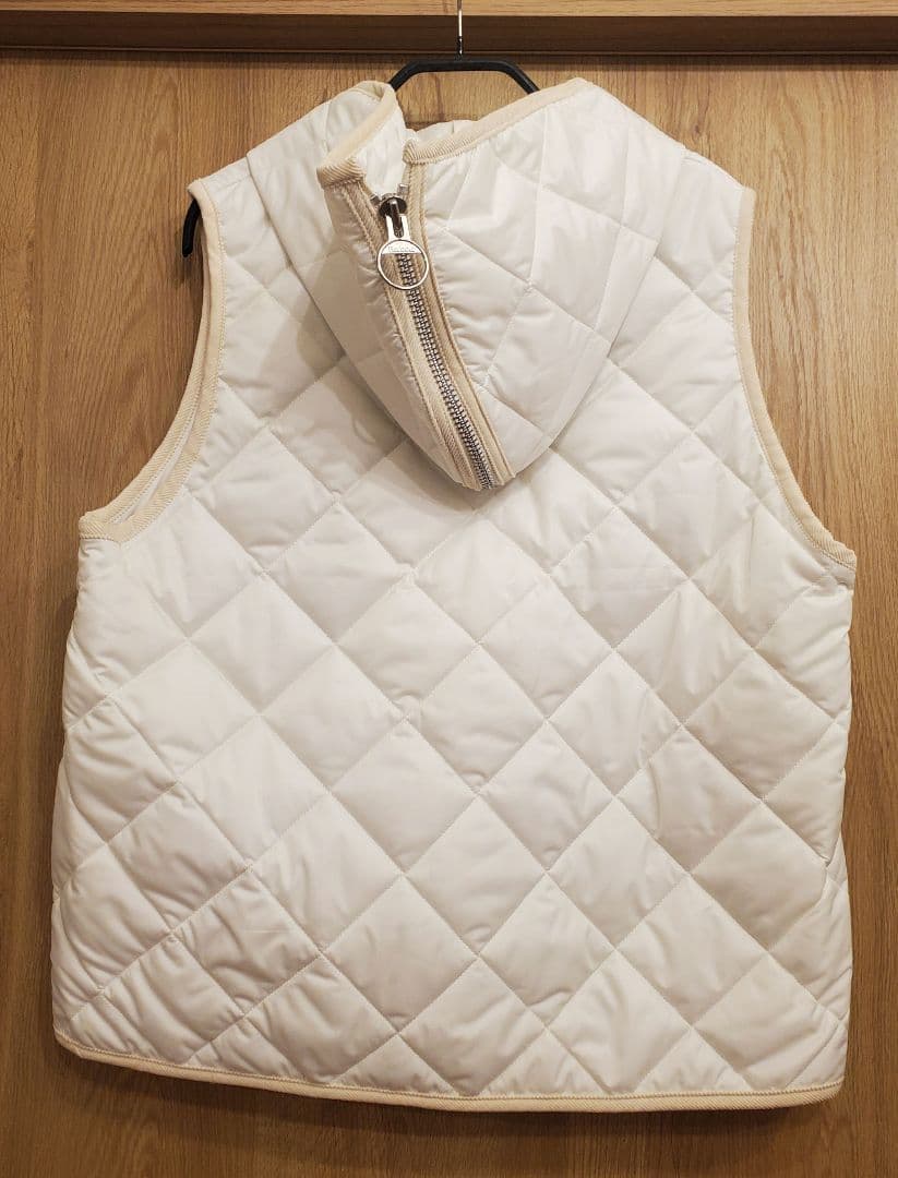 stkdi...☆新品未使用☆Barbour バブアー　ベスト　ホワイト