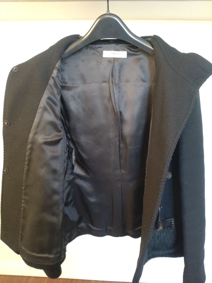 PRADA　プラダ　レディース　ショートダッフルコート（中古）ファー付き