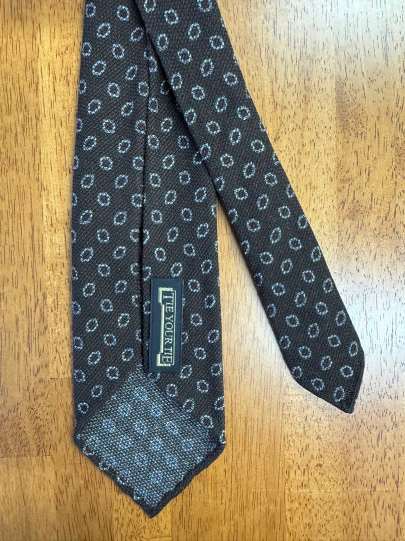 TIE YOUR TIE タイユアタイ　ネクタイ　セッテピエゲ