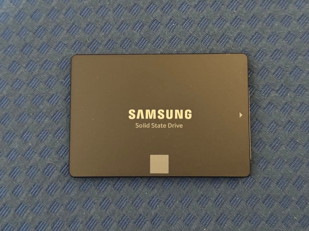 内蔵型SSD Samsung 870 EVO 1TB SATA 2.5\" SSD