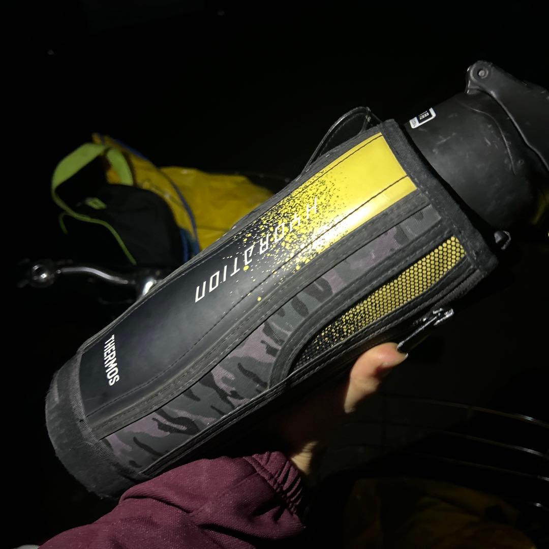 水筒　サーモス