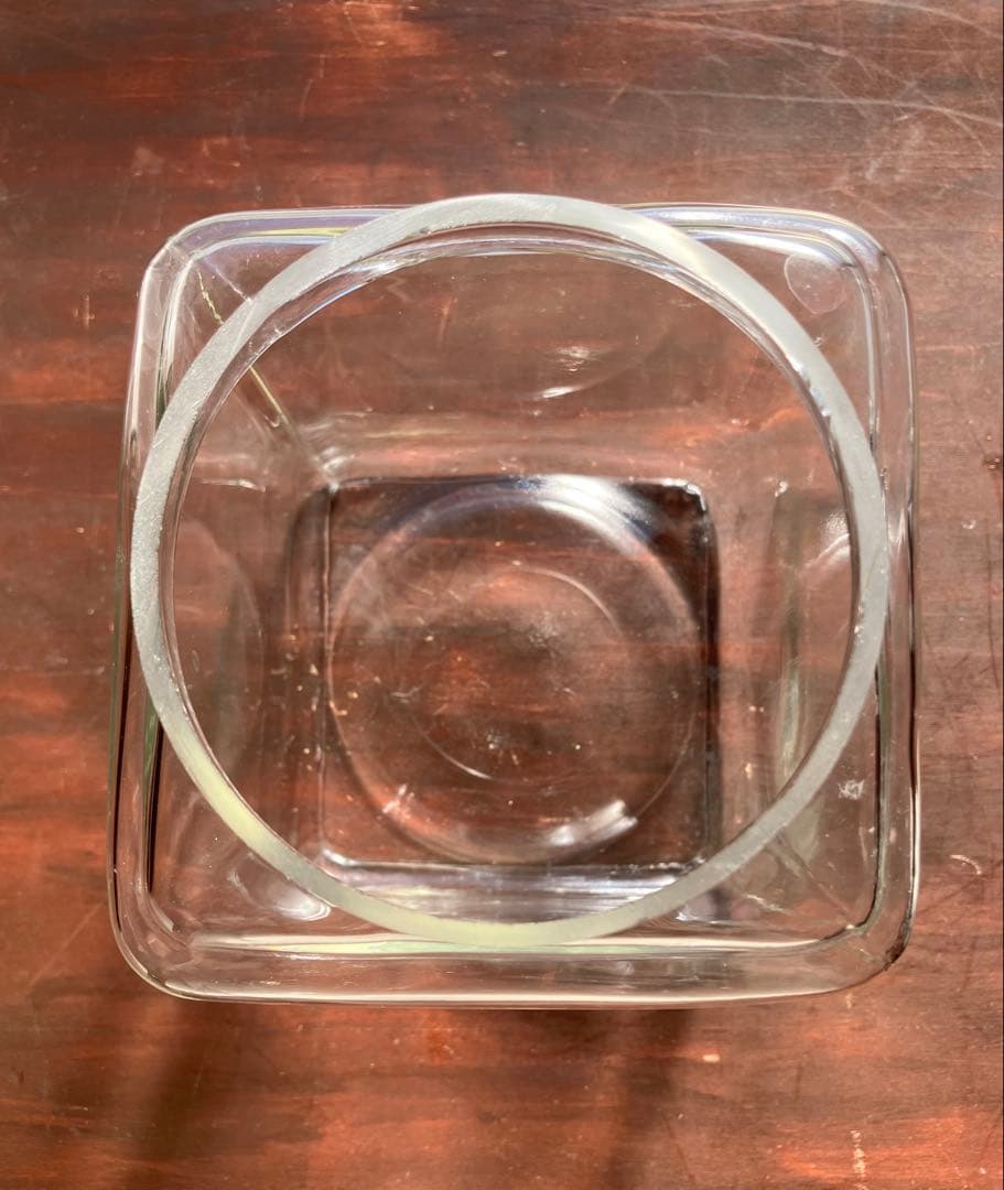 昭和レトロ　小ぶりザイズのタイプ違い　蓋付きガラス瓶　2個セット