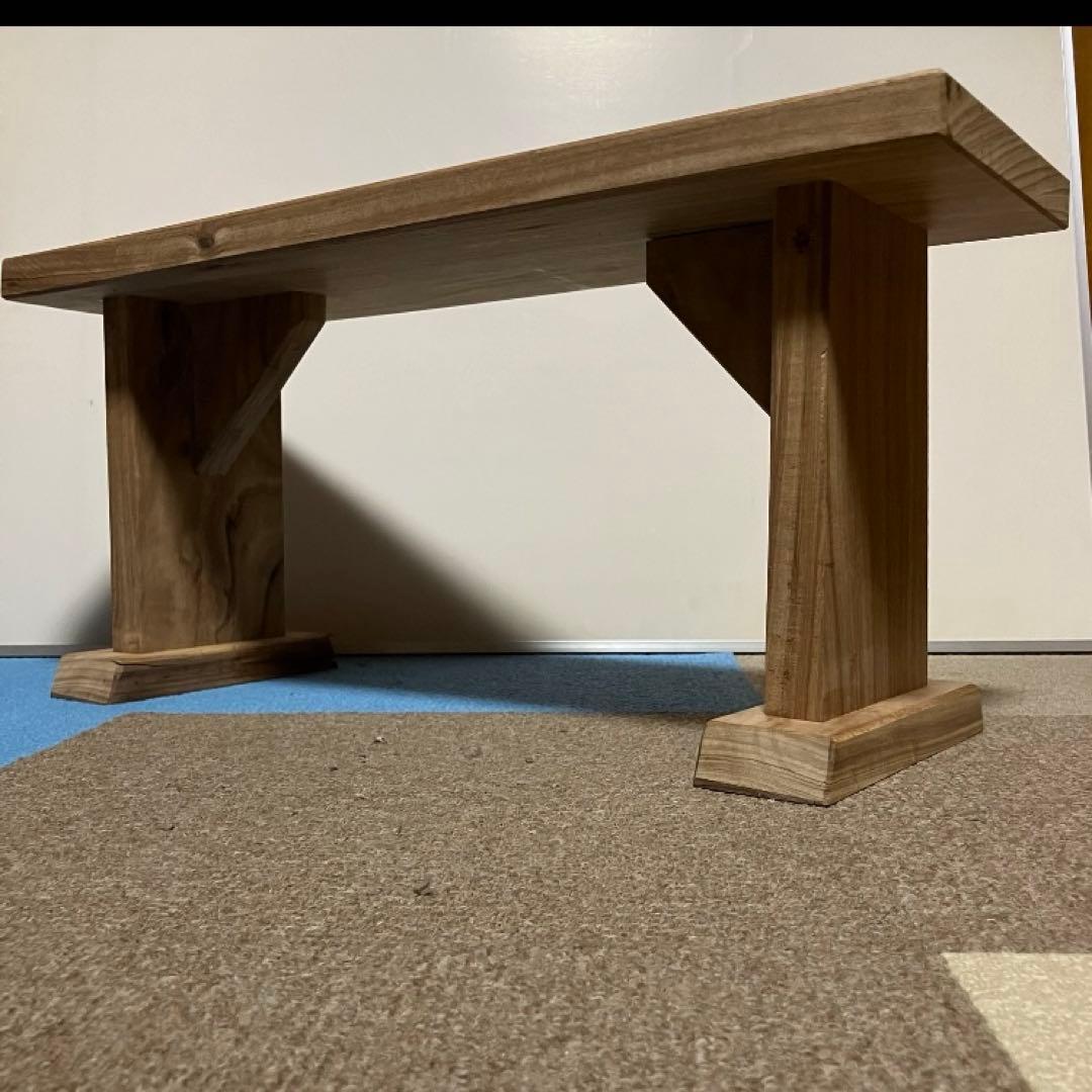 ケヤキで作ったベンチ