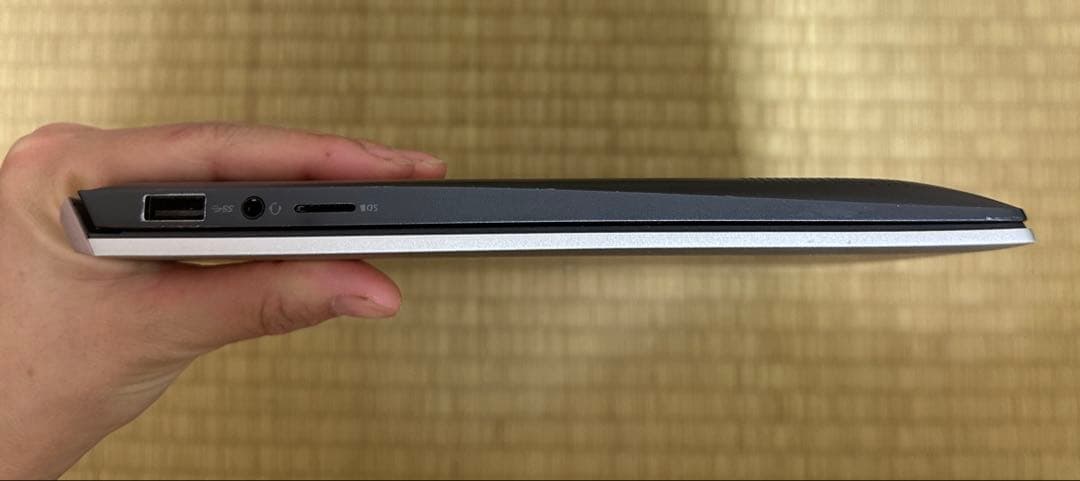 Dell Vostro 5300. Core i5-10210u. メモリ8gb