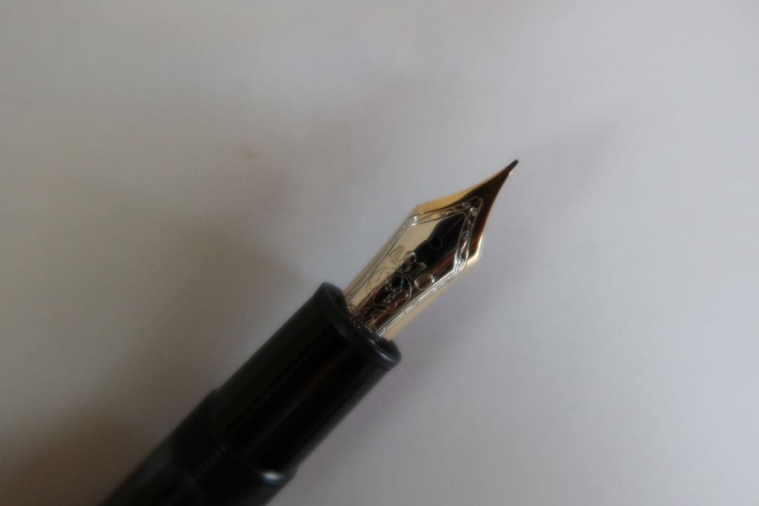 d*9様 MONTBLANC 万年筆 マイスターシュテュック 4810 M 14