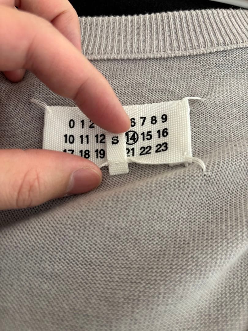 メゾン　マルジェラ　エルボーパッチ　カーディガン