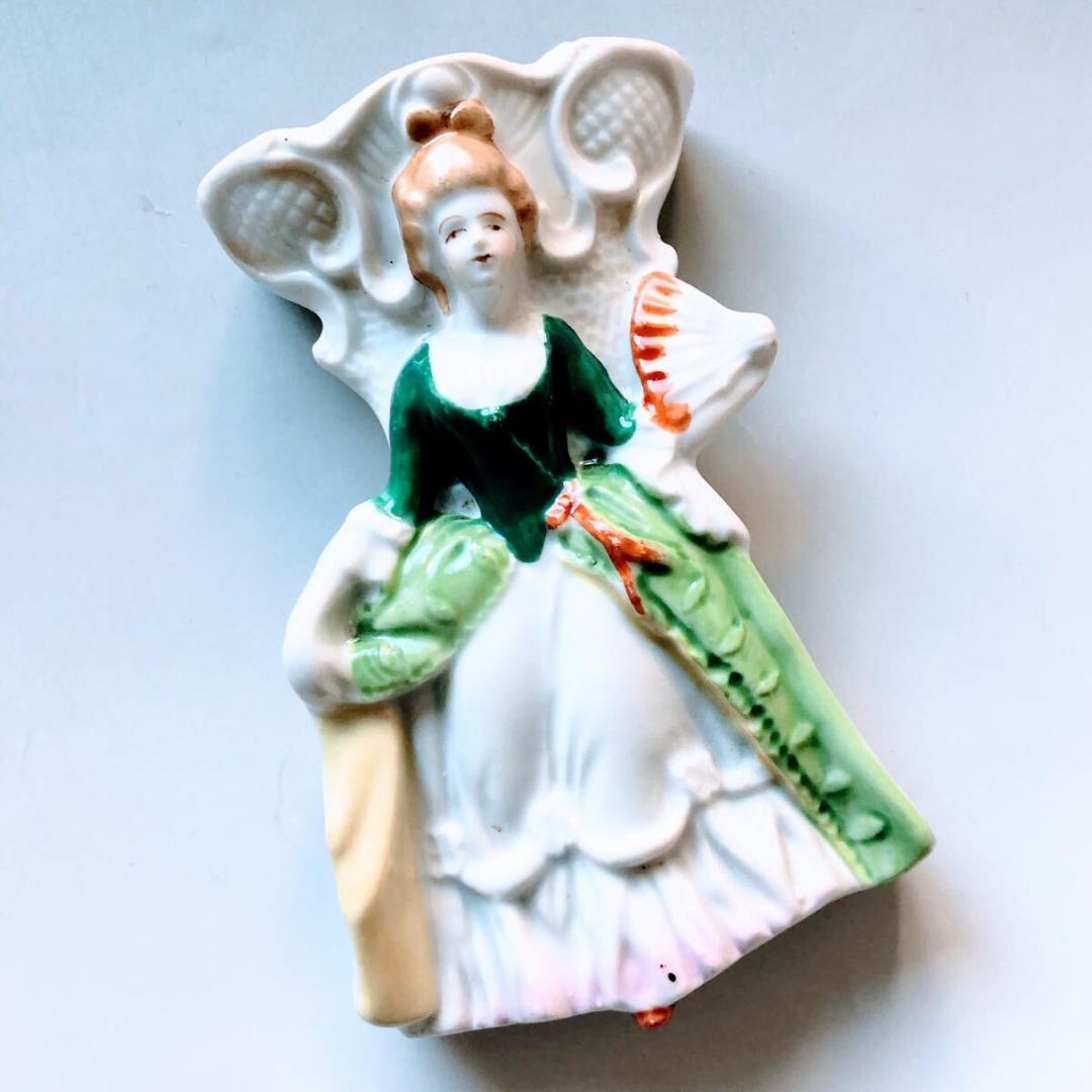 #3905 コロニアル・レディ 磁器製 壁掛けポケット花瓶 日本製 1950年