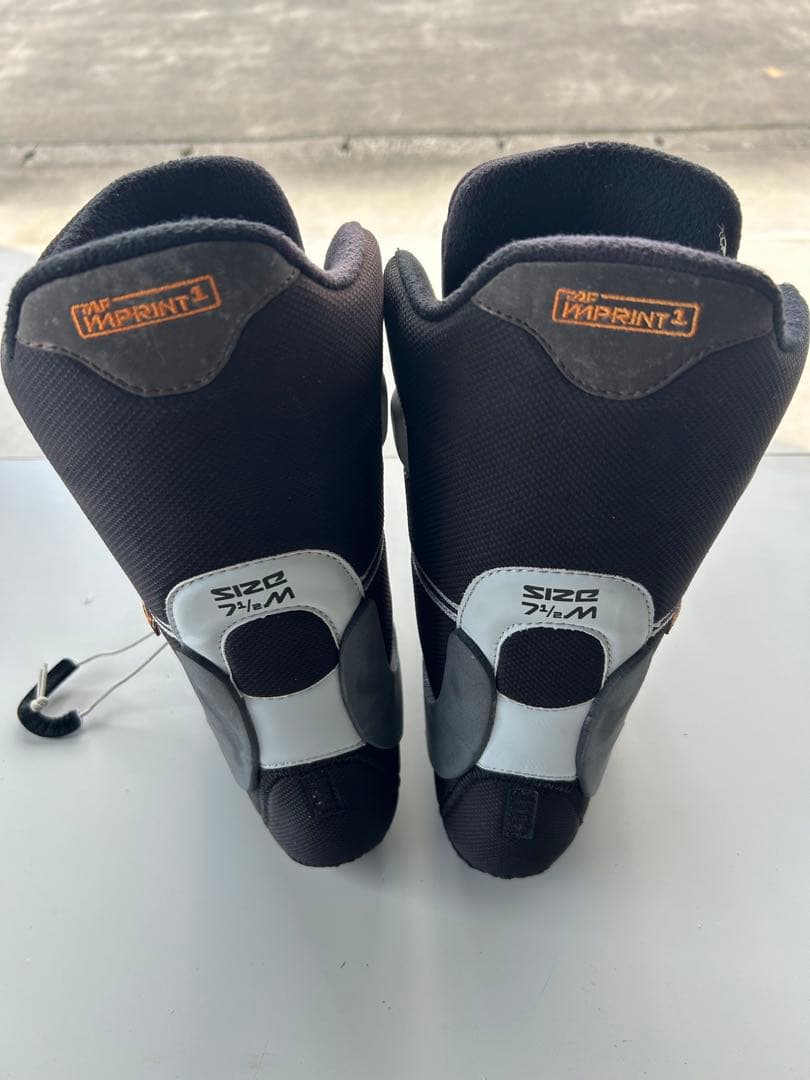 バートンスノーボードブーツMOTO-ASIAN FIT 25.5cm