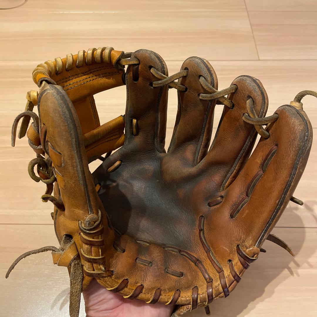 ドナイヤ　硬式内野用グラブ