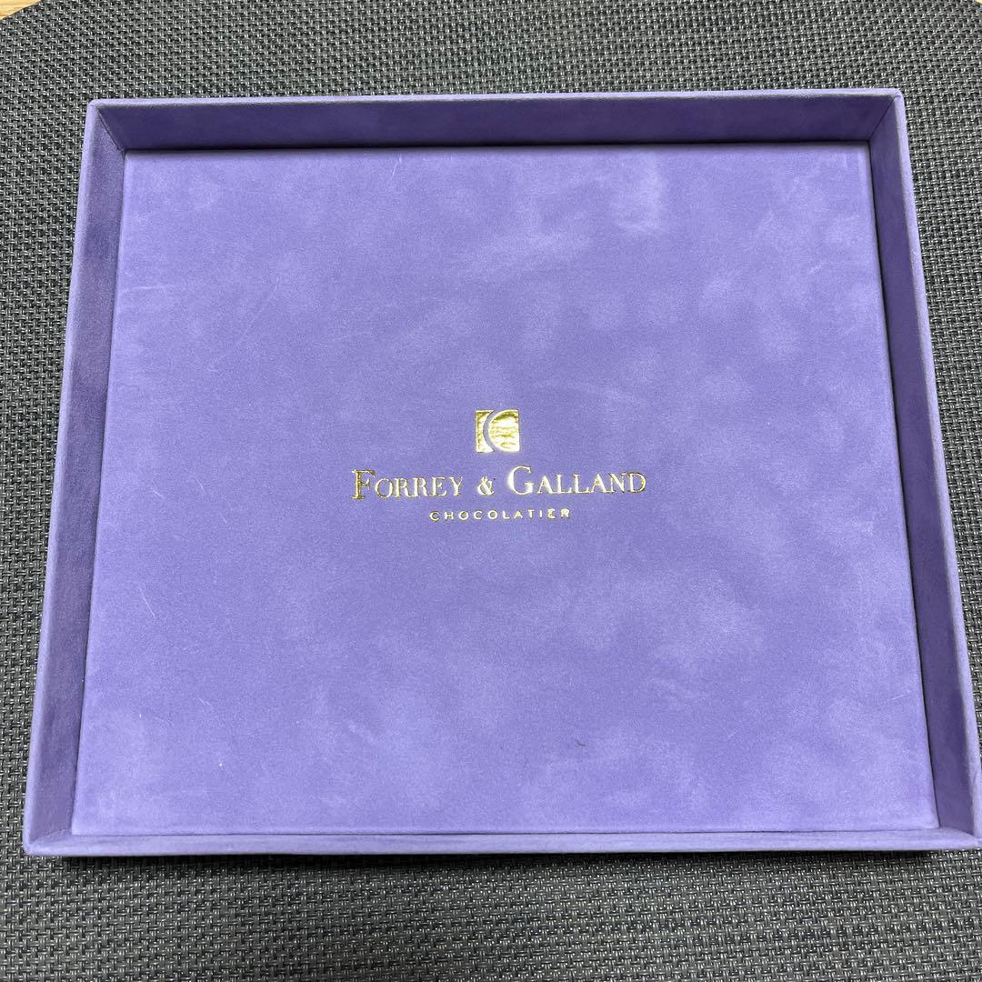 美品☆送料込み！！ ロールセリニャック 小物皿 箱付きピンク 蝶々