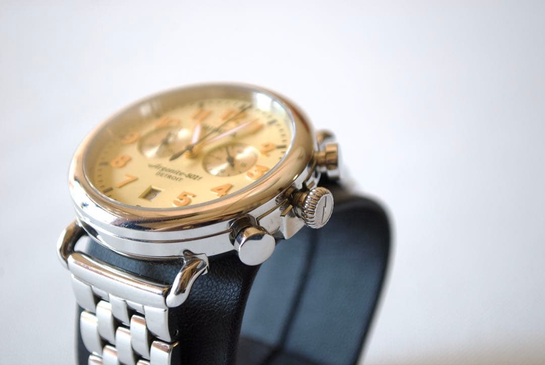 シャイノーラ　クロノグラフ。