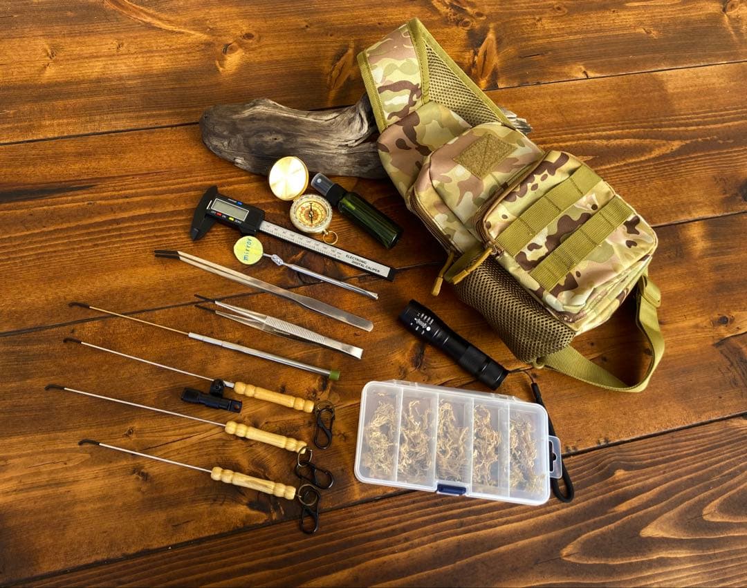 クワガタ採集セット　camo柄　オリジナル掻き出し棒　デジタルノギス　採集ケース