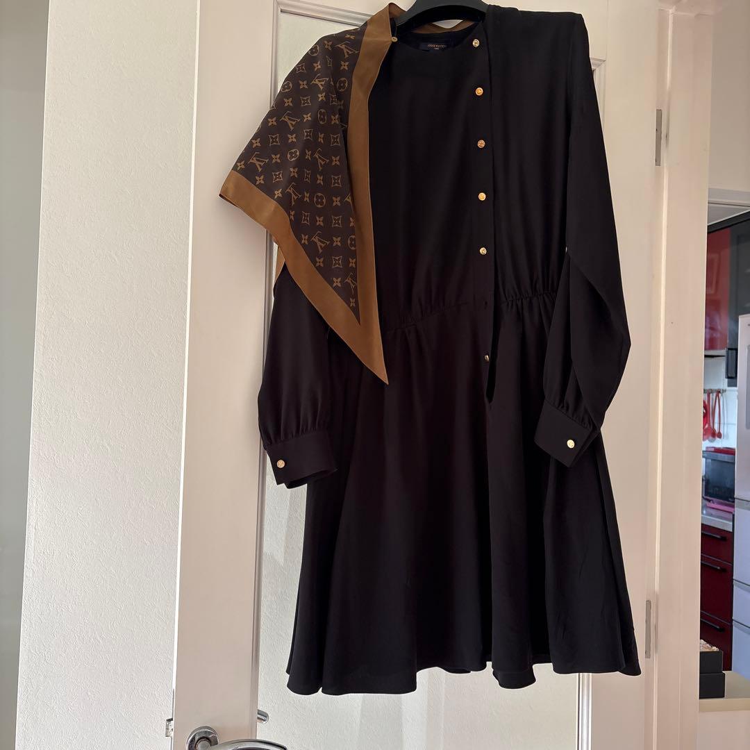 新価格　LOUIS VUITTON ブラック ワンピース 38 衣装カバー付