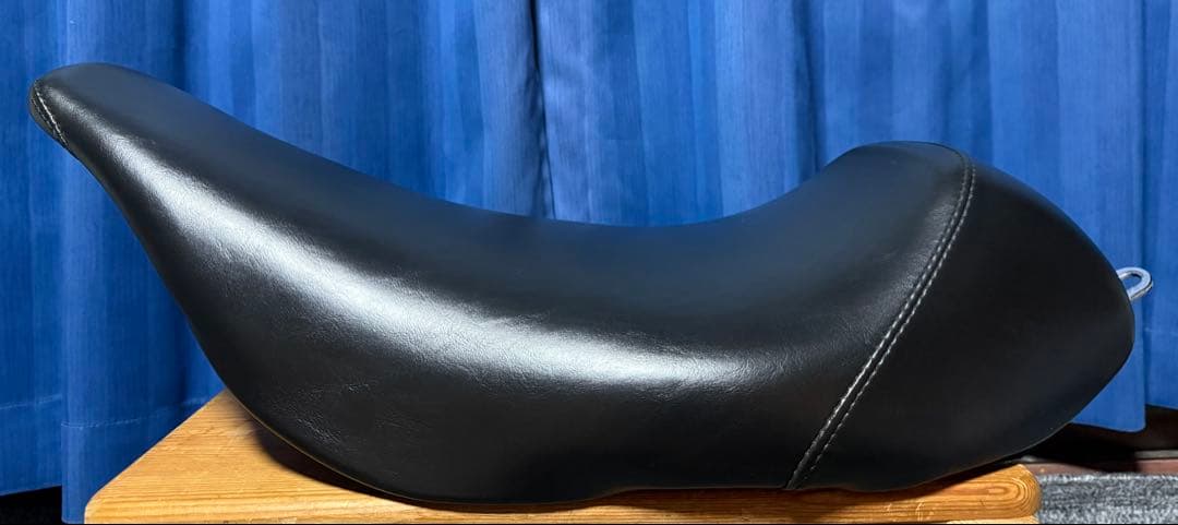 良品 ハーレー ツーリングモデル LePera ラペラ ベアボーンズ ソロシート