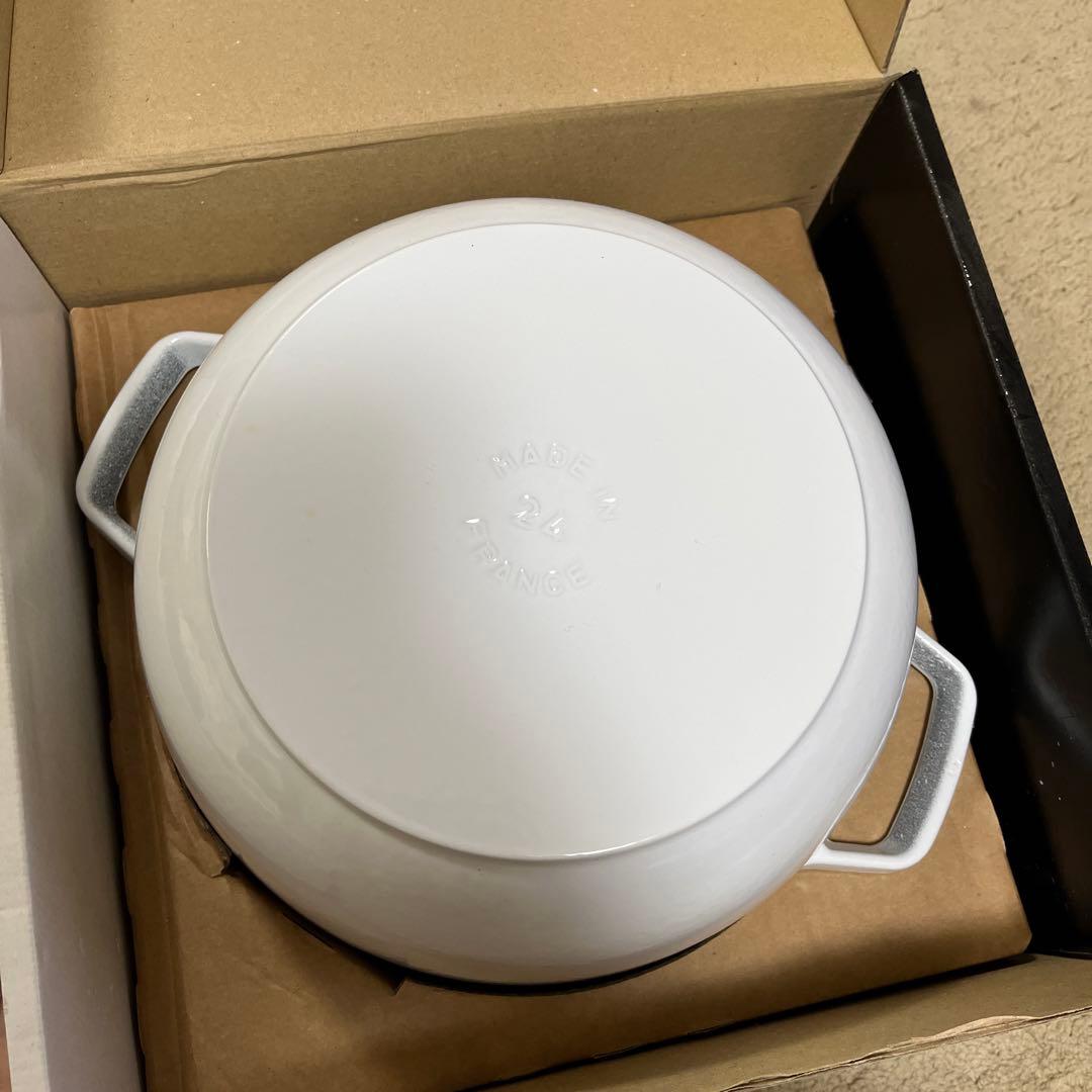 限定　STAUB ストウブ　スノークリスタル　24 ホワイト　新品　未使用