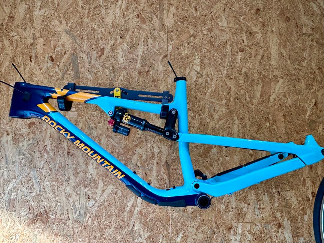 【Mサイズ】ロッキーマウンテン ALTITUDE CARBON 27.5