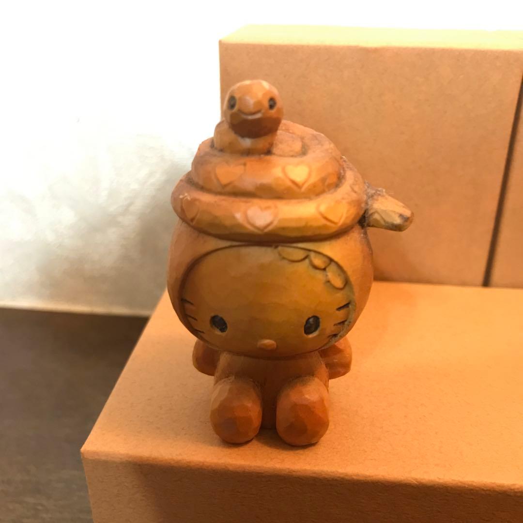 ハローキティ　木彫り　十二支12体セット　箱付き