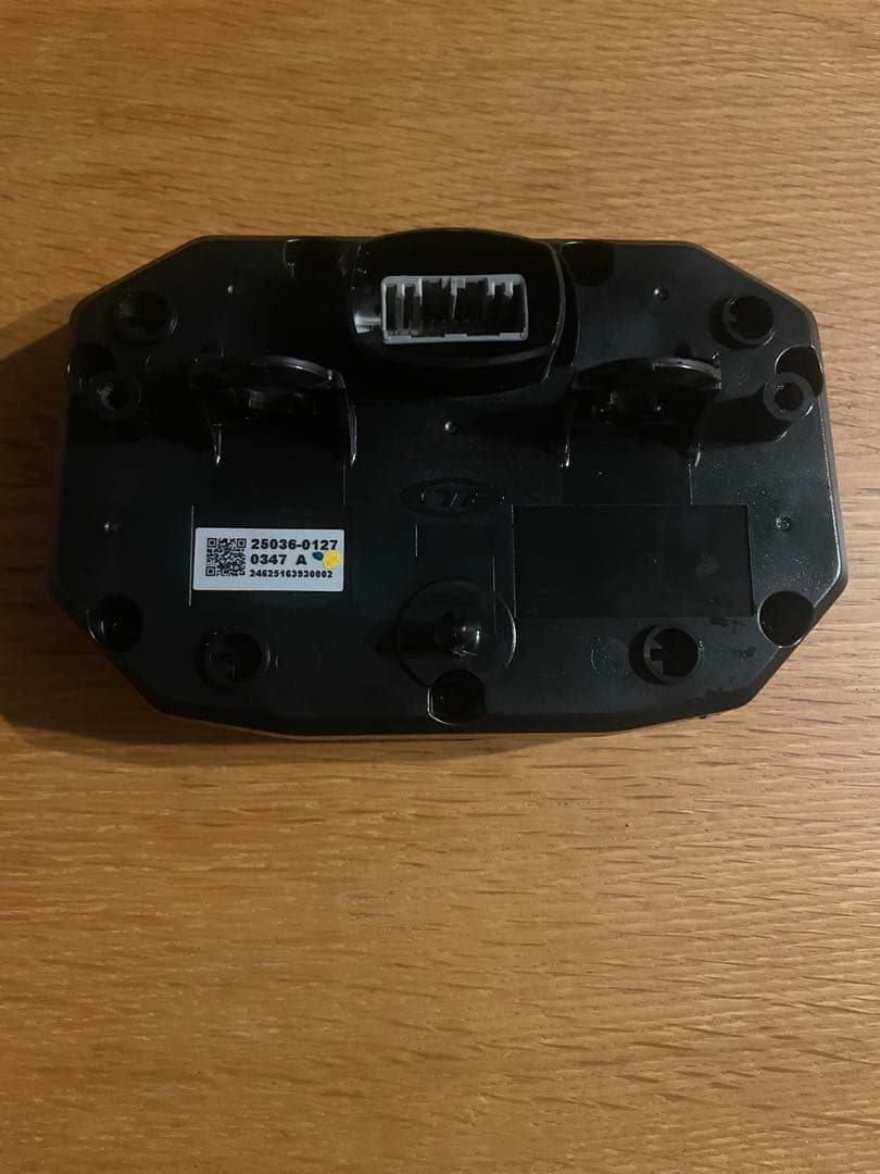 カワサキ　zx4rr 2025年式　液晶メーター