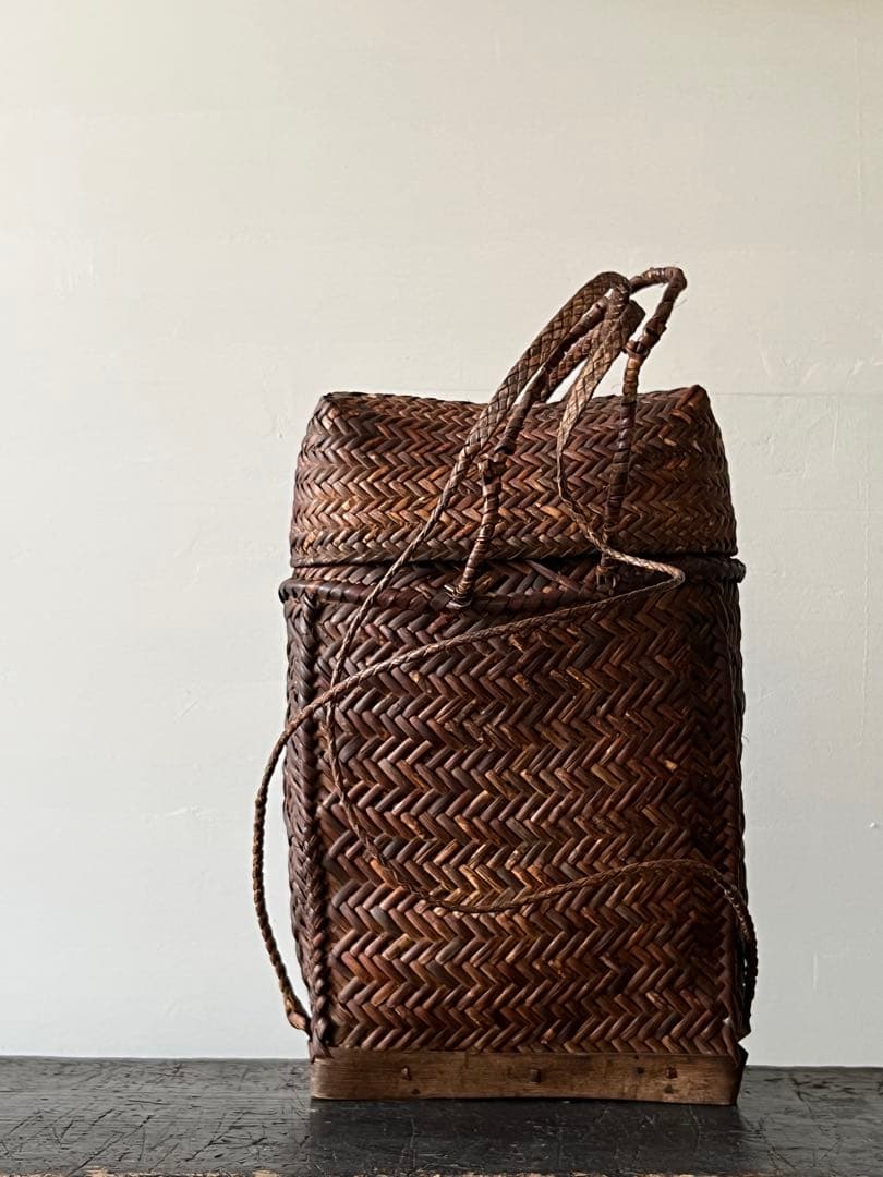アンティーク　フィリピン ルソン島・ボントック族のサンギ／編み込み籠 花入 収納
