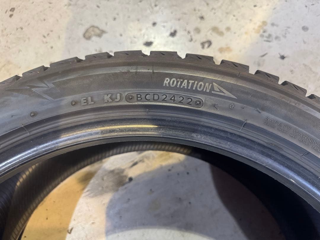 DM-V3 245/45R20 スタッドレスタイヤ 4本セット