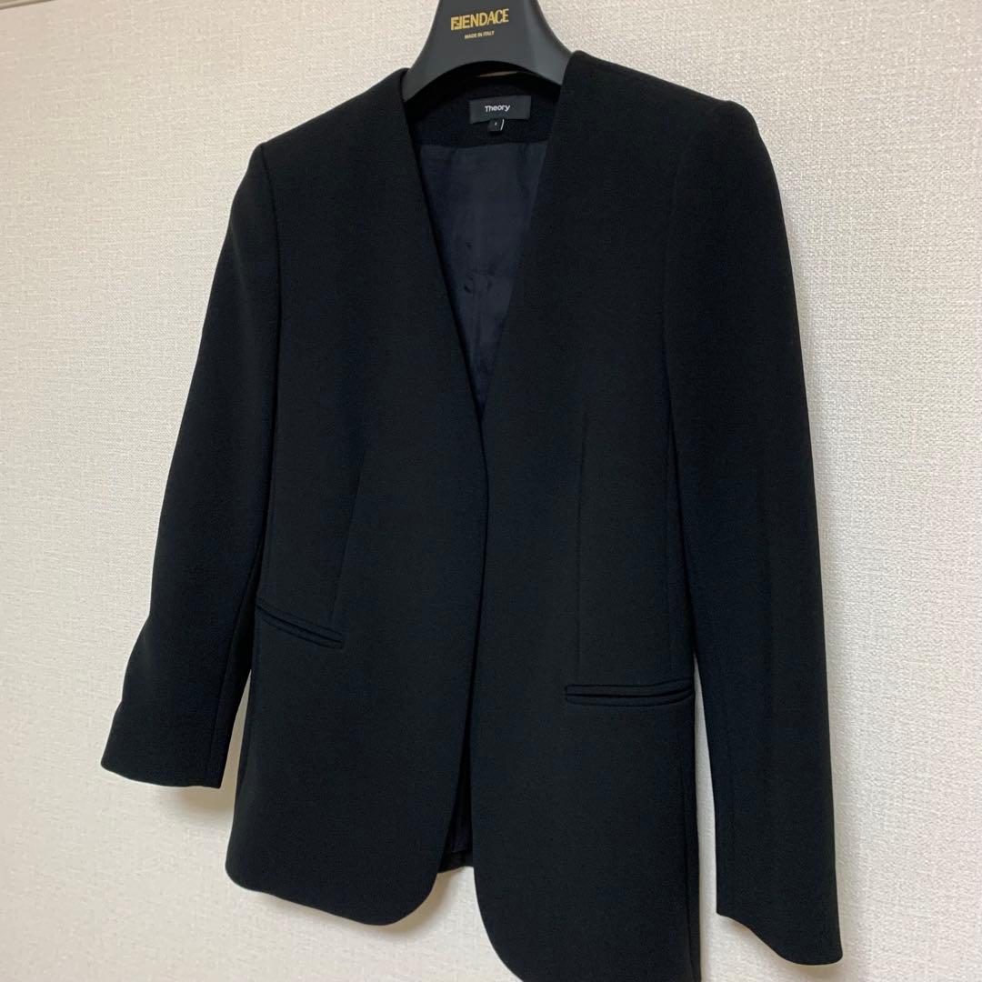 【美品】セオリー　パンツスーツ　2 ブラック　ノーカラー　セットアップ