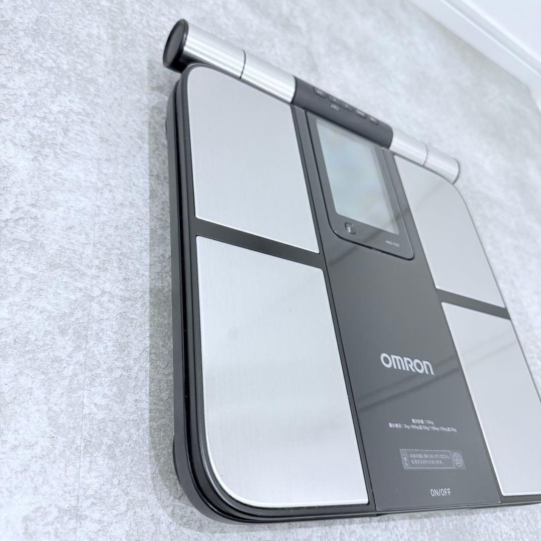 OMRON KaradaScan KRD-703T 体脂肪計
