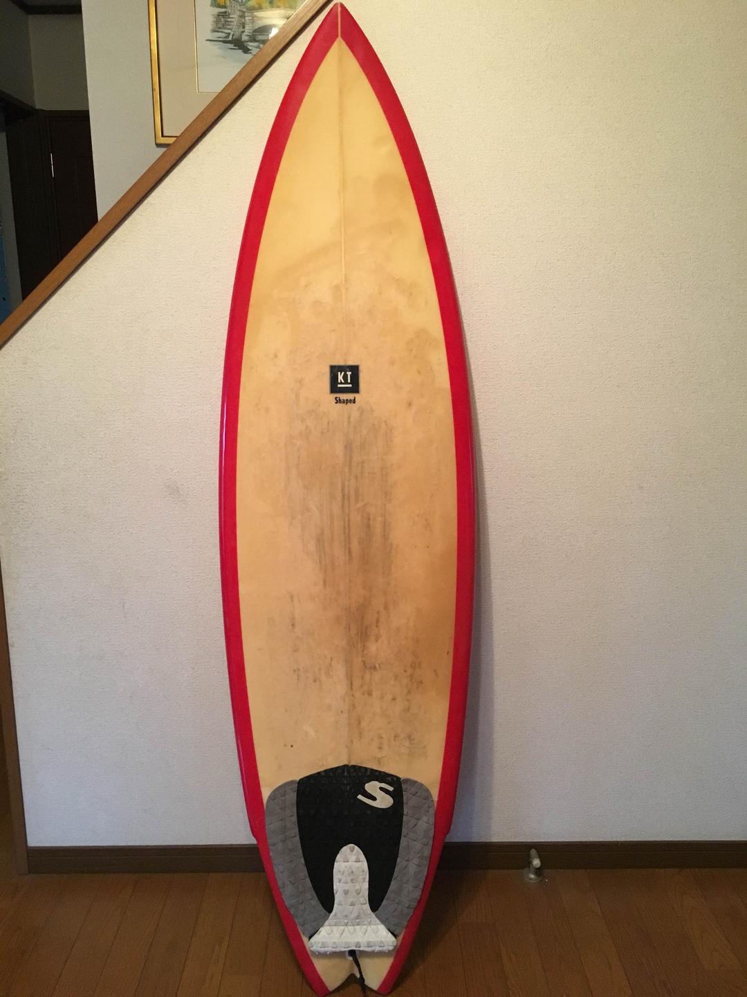 サーフボード  フィン、デッキパッド付き  送料込み！