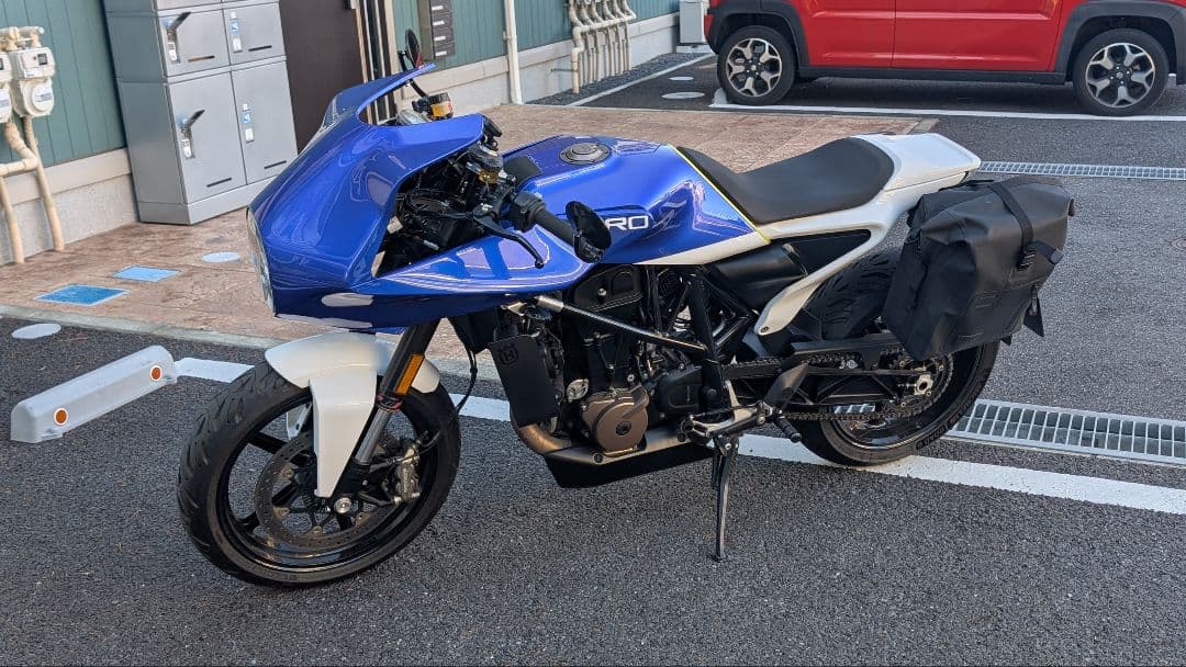 ヴィットピレン701 AEROロケットカウル