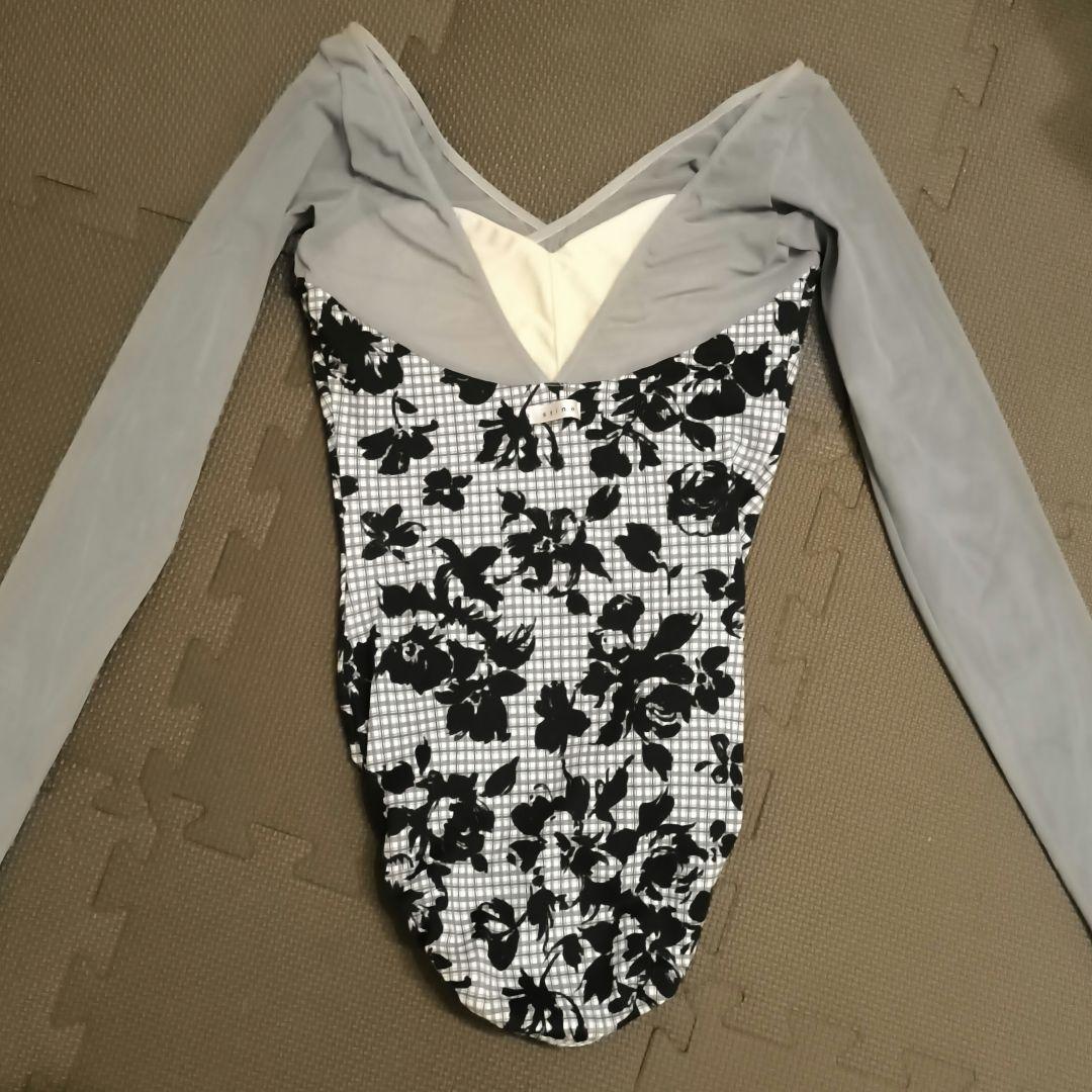 美品【stina】 type V lucky グレー花柄レオタード【Pサイズ】