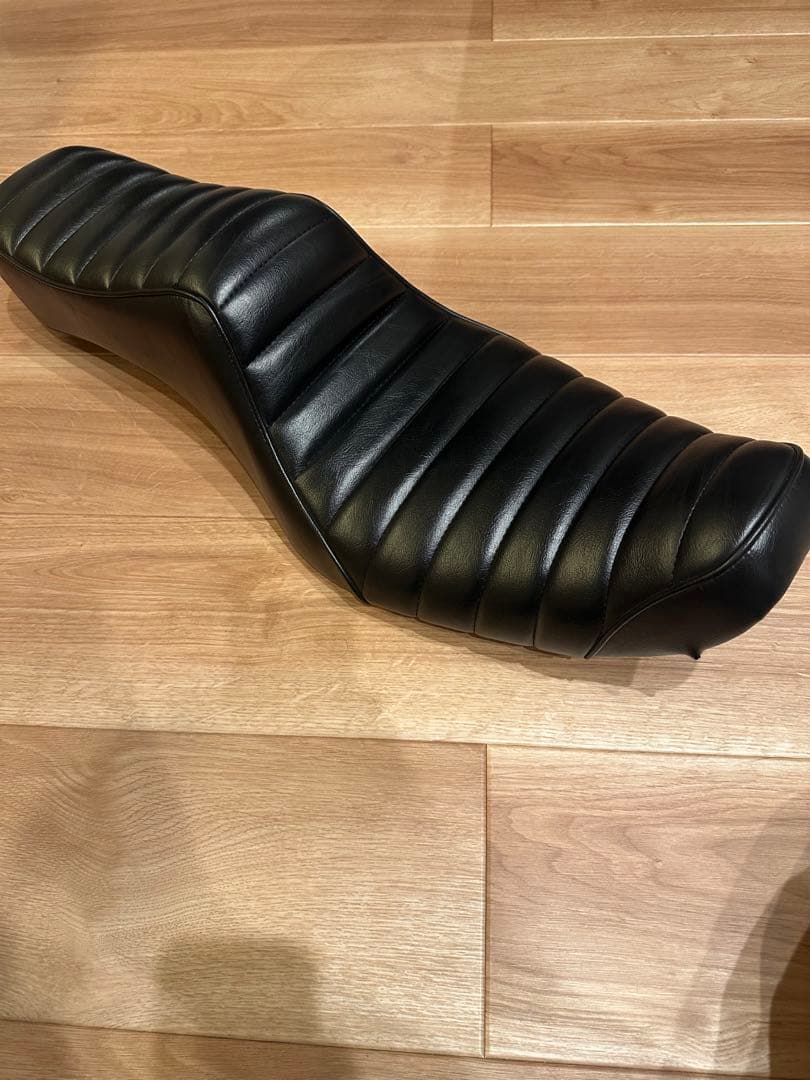 【スポーツスター】キング&クイーン　シート　トランプサイクル　04以降スポスタ