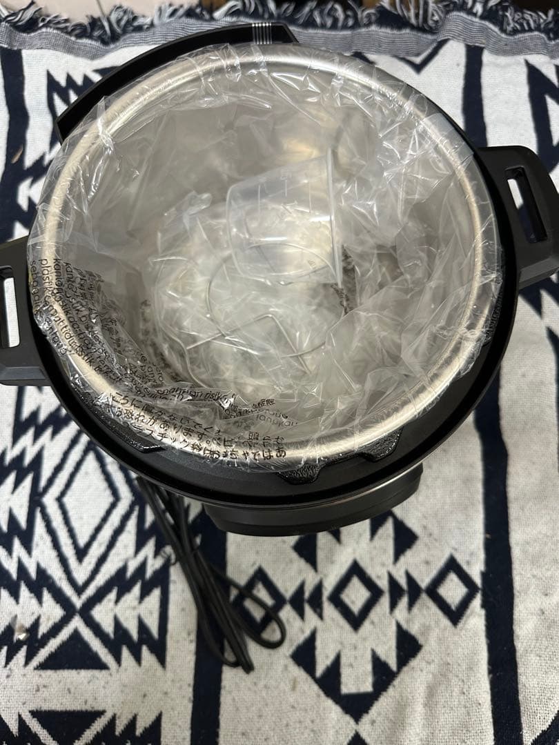 インスタントポット 3.0L 電気圧力鍋 ミトン・シリコンスチーマー付 国内正規