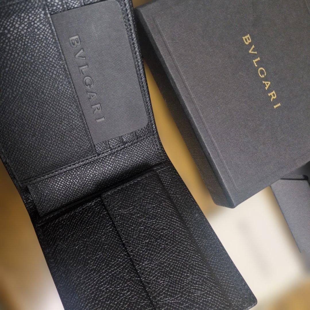 未使用　BVLGARI ブルガリ　二つ折り財布 ブラック　黒　 レザー　ロゴ　箱