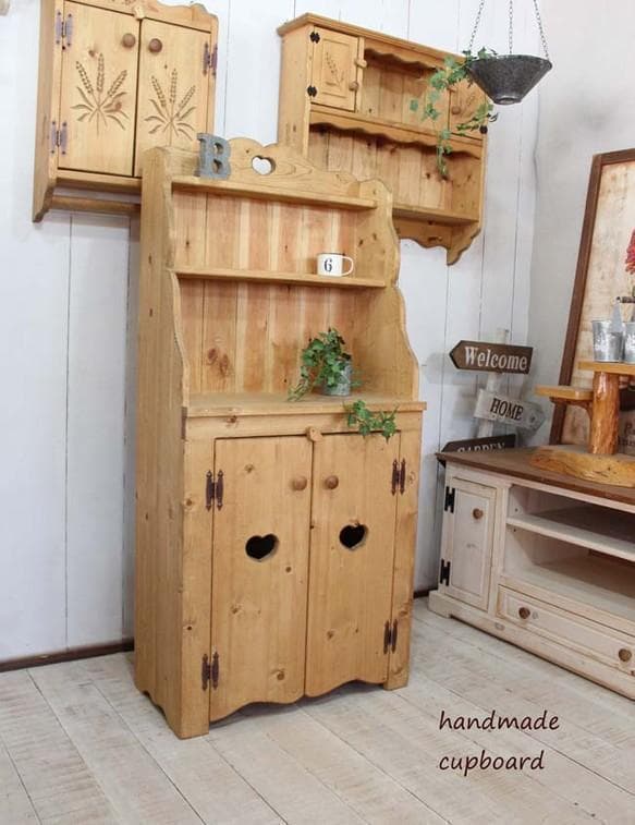 ハンドメイド　ハートのカップボード　カントリー家具