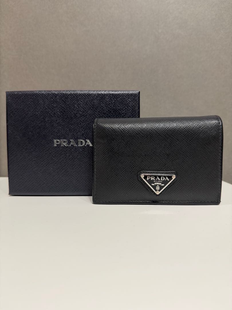 PRADA プラダ　折りたたみ財布　2つ折り　ブラック　ネロ
