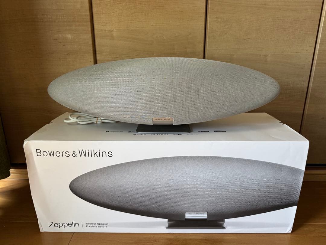 パグ夫 Bowers & Wilkins Zeppelin 第4世代