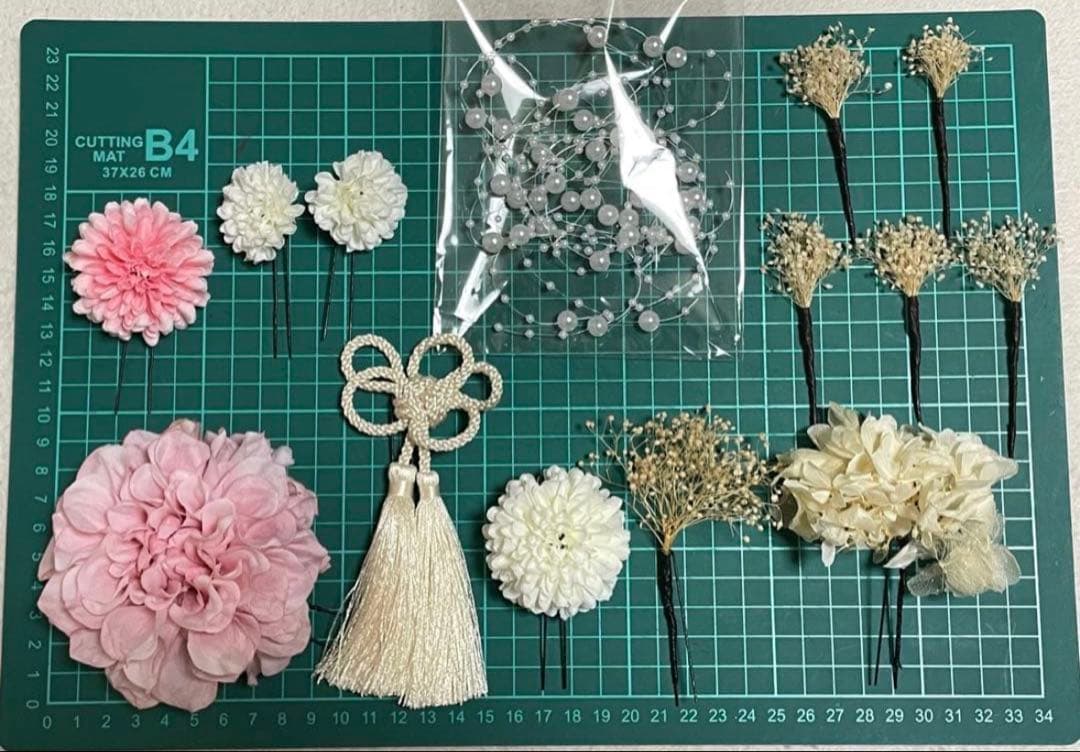 【ぐぅーちゃん⭐︎】 振袖フルセット 可愛い花柄　金駒刺繍　人気のホワイト系