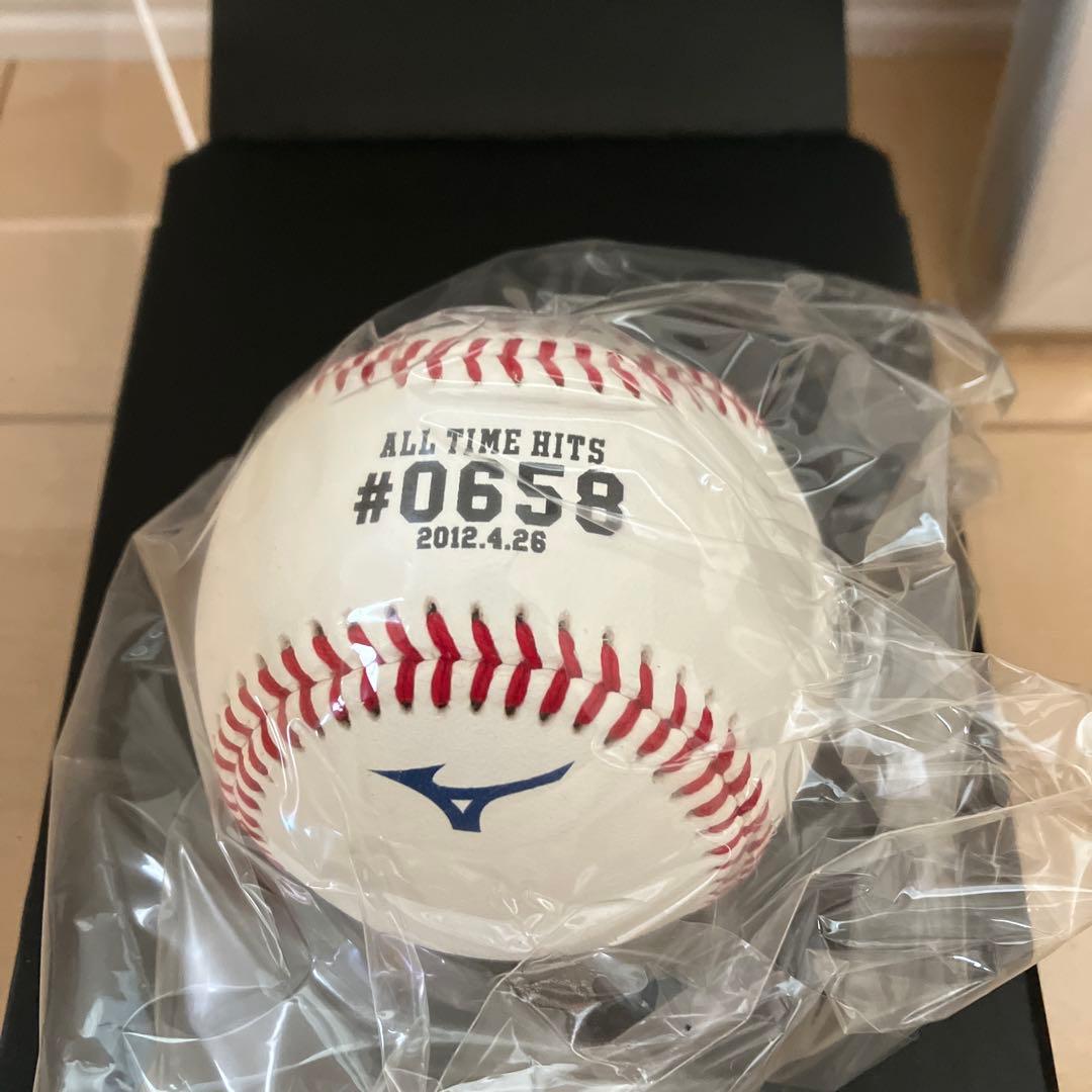 坂本勇人選手　2000安打記念モニュメントボール