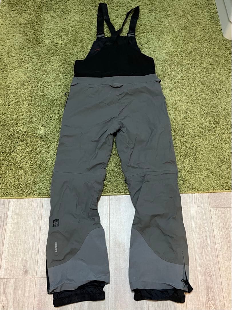 686 ビブパンツ GORE-TEX Stretch Dispatch Bib