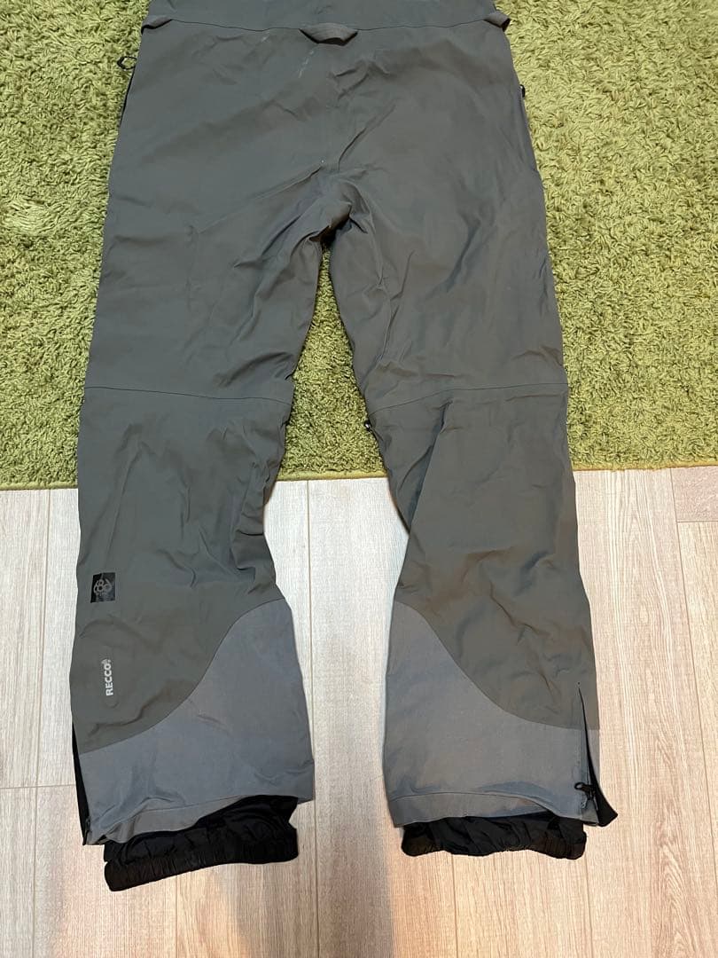 686 ビブパンツ GORE-TEX Stretch Dispatch Bib