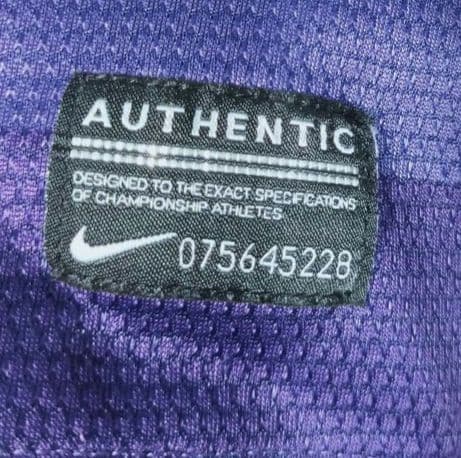 【サイン入り美品】サンフレッチェ広島 2013シーズン 千葉和彦選手 Sサイズ