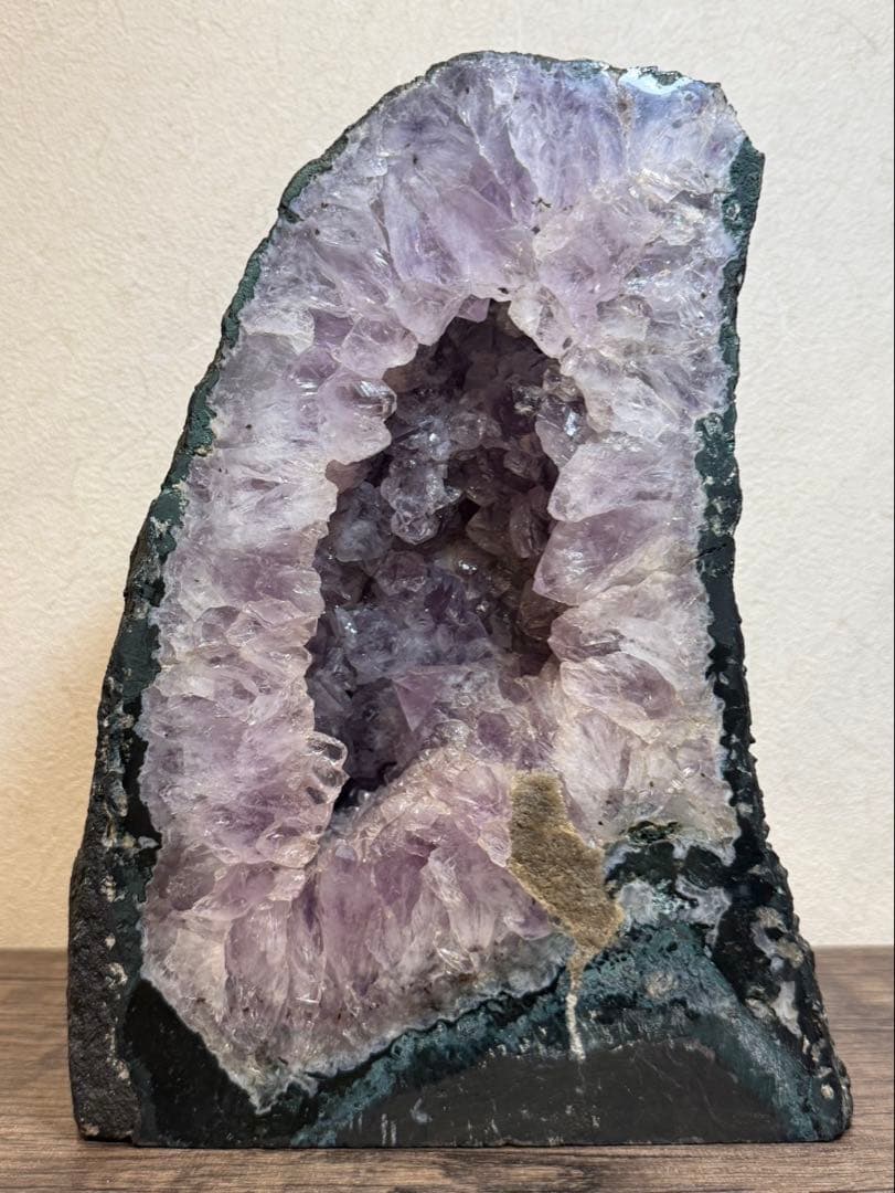 【送料込み】天然石★アメジストドーム　紫水晶　8.5kg 高さ27cm 鉱物