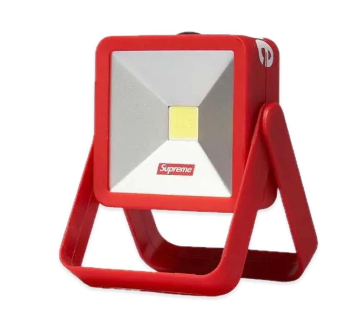 新品未開封品Supreme Magnetic Kickstand Light