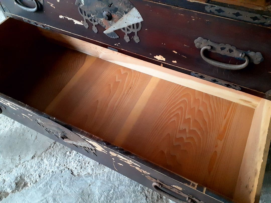 時代箪笥　和たんす　アンティーク　レトロ　古民家　扇型金具