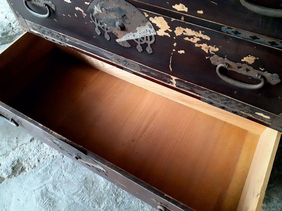 時代箪笥　和たんす　アンティーク　レトロ　古民家　扇型金具